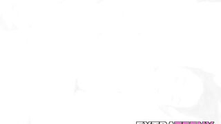 Teen Isabella gets intense facialization after wild sexual encounter