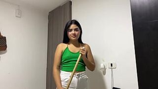 Worker obeys boss for cash &mdash;  gets more than she expected