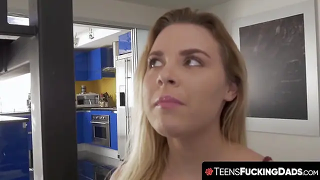 girlfriend rides cock🍆 from behind with juicy booty