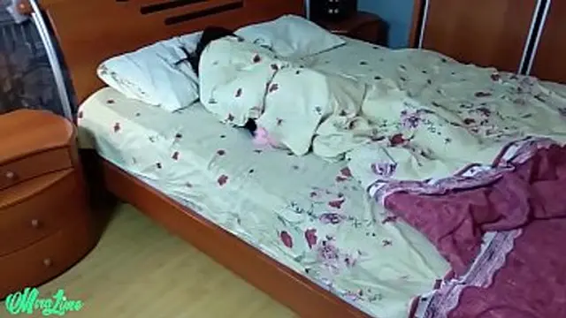 Two dicks in her hole and a plug in her ass🍑