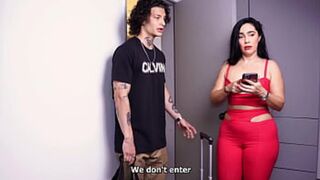 Stepson gets a wild chance - Sinks into his stepmom′s massive bed