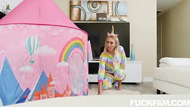 Family Strokes - Chloe