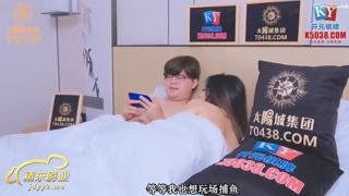 Photographer's giant dick🌭 serviced the eagerly awaited big-boobed, colossal booty model