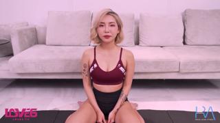 Tan-skinned blonde yoga instructor fucks huge dick🌭