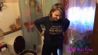 Italian femme fatale receives her anus ravished and overflowing with seminal fluid