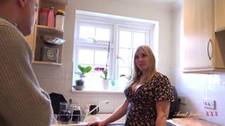 Big tits housewife Charlie Rae gets anal👌 in kitchen