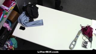 Maturing Woman Shows Off Sultry Behavior - Liftermilf
