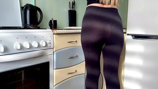 Knocked-up mama goes wild in the kitchen, lands a steamy creampie climax🚀